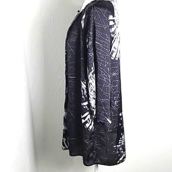 Lane Bryant Black & White Tunic Top, Size 14/16 - Picture 5 of 7